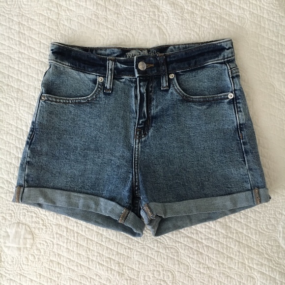 Wild Fable Rolled Cuff Denim Jean Shorts Women’s Size 0 - Picture 2 of 8